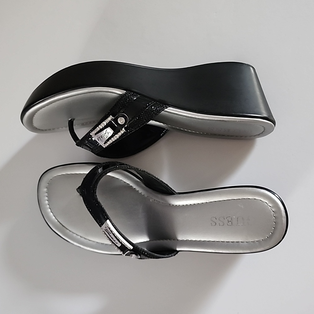 Guess Black&Metallic Rhinestone Wedge Flip Flop Style Sandals Size 10M